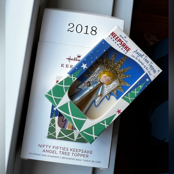 2018 Hallmark Keepsake Nifty Fifties Ornament of Angel Tree Topper - Picture 6 of 6